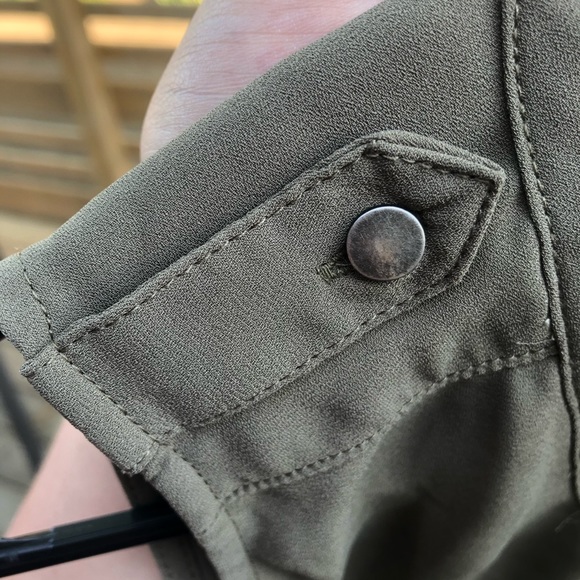 Army Green Sleeveless Blouse - Picture 5 of 5